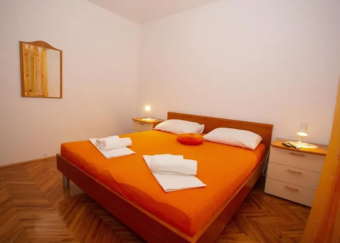 12816a * Podgora (Split-Dalmatia)